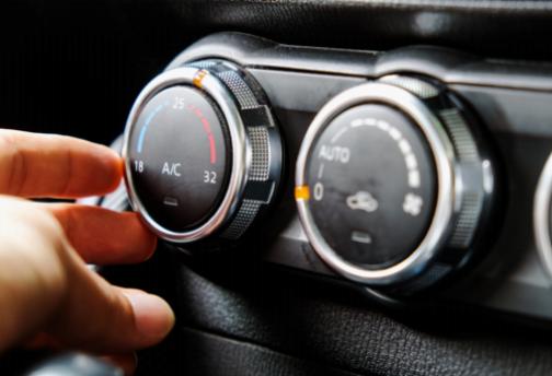Almindelige tegn på en defekt aircondition-kompressor i din bil
