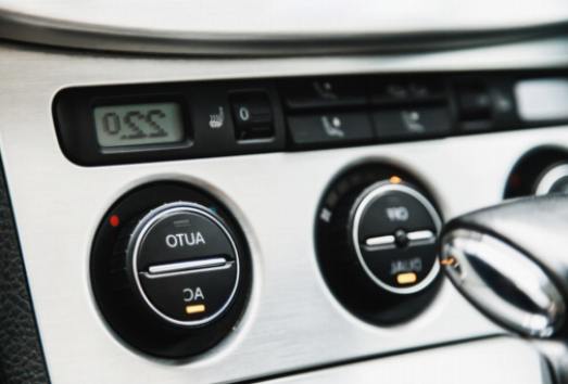 Rollen af elektriske komponenter i at holde din bils aircondition kørende problemfrit