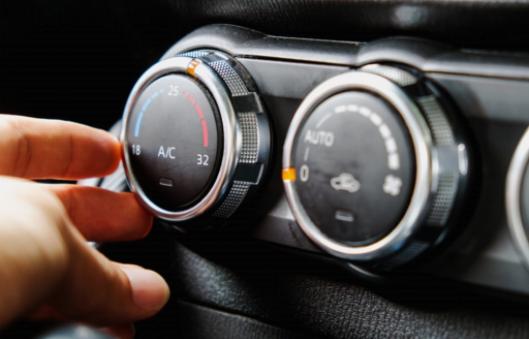 Sådan diagnosticerer og løser du problemer med din bilens aircondition-blæsermotor